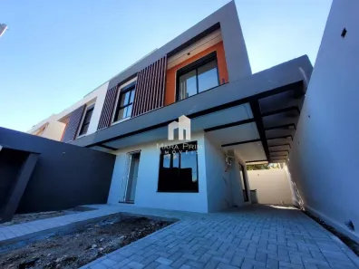 Sobrado com 3 Quartos à venda, 101m² no Uberaba, Curitiba