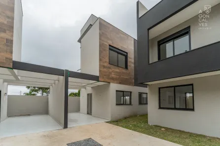 Sobrado com 3 Quartos à venda, 109m² no Uberaba, Curitiba