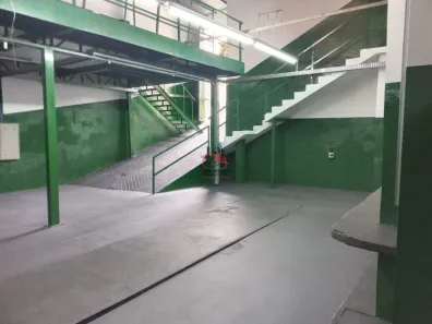 Galpão/Depósito/Armazém para alugar, 332m² no Bom Retiro, Uberaba