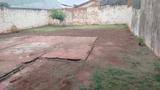 Lote/Terreno à venda, 360m² no Tiradentes, Campo Grande