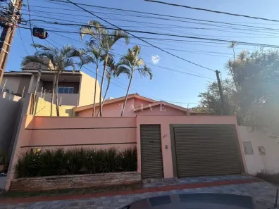 Casa com 3 Quartos à venda, 160m² no Universitário, Londrina