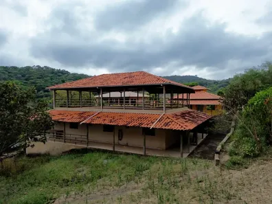 Fazenda/Sítio com 3 Quartos à venda, 2575m² no Ravenópolis (Ravena), Sabará