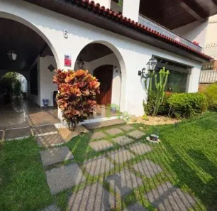 Casa com 3 Quartos à venda, 400m² no São Francisco, Niterói