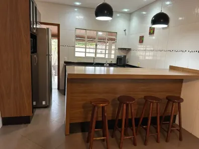 Casa com 3 Quartos para alugar, 165m² no Jardim das Indústrias, São José dos Campos