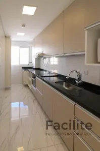 Apartamento com 2 Quartos para alugar, 57m² no Centro, Curitiba