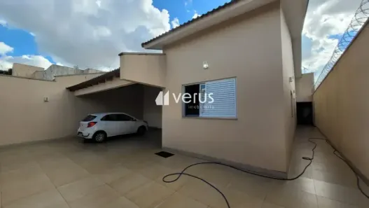 Casa com 4 Quartos para alugar, 320m² no Santa Mônica, Uberlândia