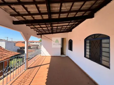 Apartamento com 3 Quartos para alugar, 70m² no Vila Santa Isabel, Anápolis