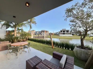 Casa de Condomínio com 3 Quartos à venda, 200m² no , Capão da Canoa