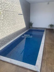 Casa com 4 Quartos à venda, 275m² no Santa Mônica, Uberlândia