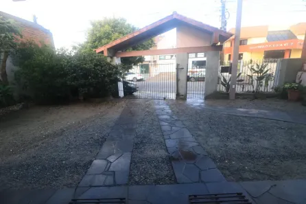 Prédio Comercial para alugar, 244m² no Três Vendas, Pelotas