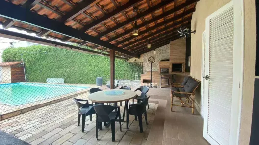 Casa com 3 Quartos à venda, 196m² no Jardim Amália, Volta Redonda