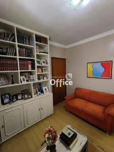 Sobrado com 3 Quartos à venda, 269m² no Vila Jussara, Anápolis