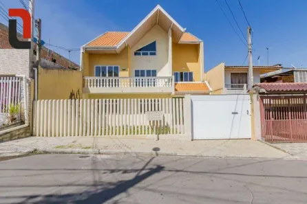 Sobrado com 3 Quartos para venda ou aluguel, 250m² no Capão Raso, Curitiba
