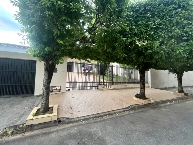 Imóvel Comercial com 2 Quartos para alugar, 300m² no Vila Independência, Sorocaba