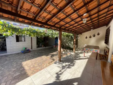 Casa com 4 Quartos à venda, 347m² no Camargos, Belo Horizonte