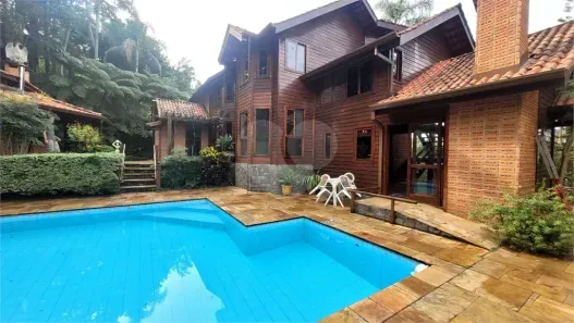 Casa de Condomínio com 3 Quartos para alugar, 1300m² no Cumbari, Mairiporã