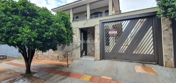 Sobrado com 5 Quartos para alugar, 10m² no Vila Ipiranga, Campo Grande
