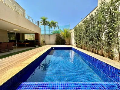 Casa de Condomínio com 4 Quartos à venda, 365m² no Jardins Verona, Goiânia