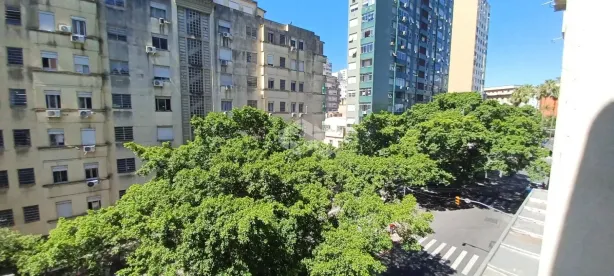 Apartamento com 2 Quartos à venda, 75m² no Centro Histórico, Porto Alegre