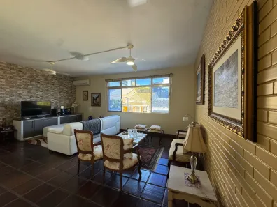 Prédio Residencial com 7 Quartos à venda, 298m² no Centro, Florianópolis