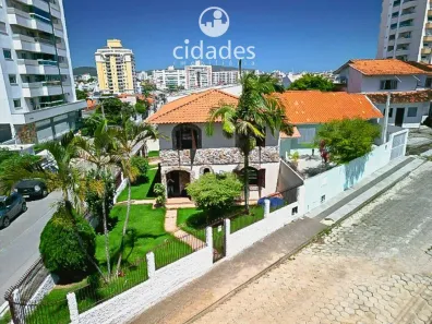 Casa com 4 Quartos à venda, 235m² no Barreiros, São José