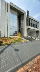 Sobrado com 4 Quartos à venda, 300m² no Cataratas, Cascavel