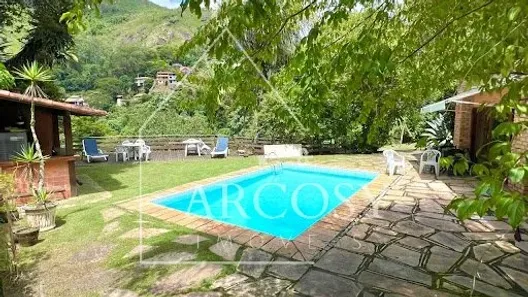 Casa com 4 Quartos à venda, 535m² no Corrêas, Petrópolis