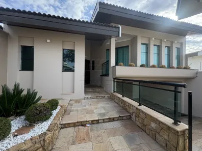 Casa com 3 Quartos à venda, 229m² no Vila Santa Maria, Americana