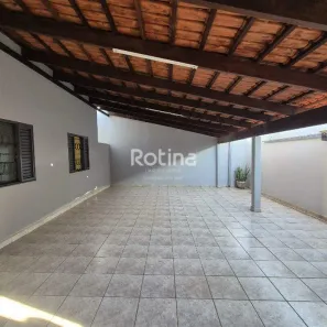 Casa com 3 Quartos à venda, 140m² no Segismundo Pereira, Uberlândia
