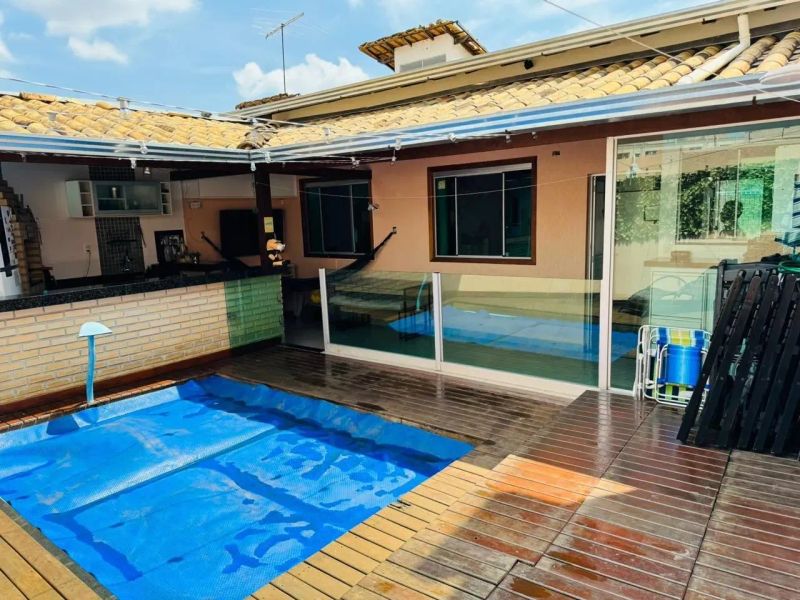 Casa com 3 quartos — Heliópolis, Belo Horizonte