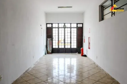 Ponto Comercial para alugar, 33m² no Santo Antônio, Divinópolis