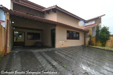 Sobrado com 3 Quartos à venda, 196m² no Bal Stella Maris, Peruíbe