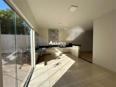 Casa com 2 Quartos à venda, 149m² no Jardim Holanda, Uberlândia