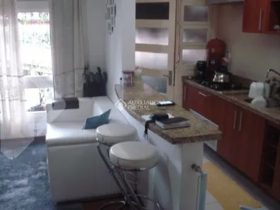 Apartamento com 2 Quartos para alugar, 53m² no Medianeira, Porto Alegre
