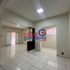 Casa com 3 Quartos para alugar, 130m² no Zona Central, Rio Claro