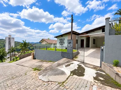 Casa com 4 Quartos para alugar, 203m² no Escola Agrícola, Blumenau