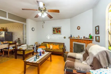 Casa com 3 Quartos à venda, 250m² no Chácara das Pedras, Porto Alegre