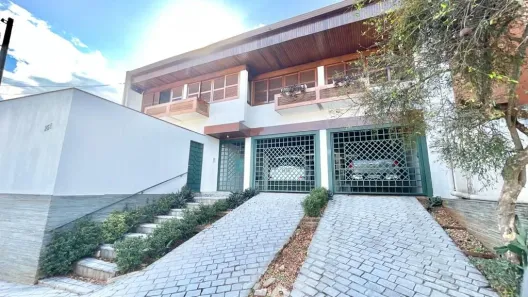 Casa com 3 Quartos para alugar, 530m² no Parque do Lago Juliana, Londrina