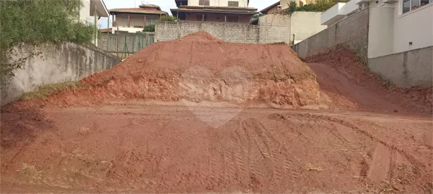 Lote/Terreno à venda, 450m² no Villaggio Capríccio, Louveira