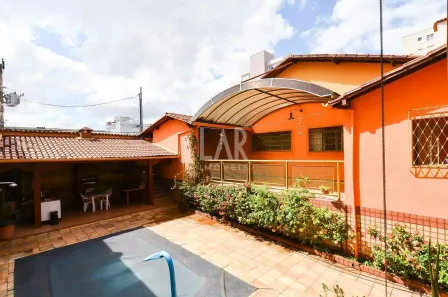 Casa com 5 Quartos para alugar, 305m² no Sagrada Família, Belo Horizonte