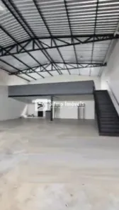 Galpão/Depósito/Armazém para alugar, 330m² no Marta Helena, Uberlândia