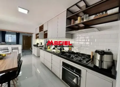 Sobrado com 3 Quartos à venda, 252m² no Jardim Estoril, São José dos Campos