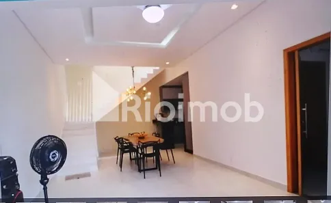 Casa de Condomínio com 4 Quartos à venda, 250m² no Vargem Pequena, Rio de Janeiro