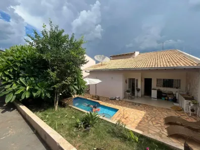 Casa com 4 Quartos à venda, 306m² no Jardim Everest, Presidente Prudente