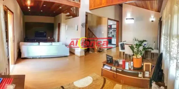 Casa com 3 Quartos à venda, 198m² no Caraguatá, Mairiporã