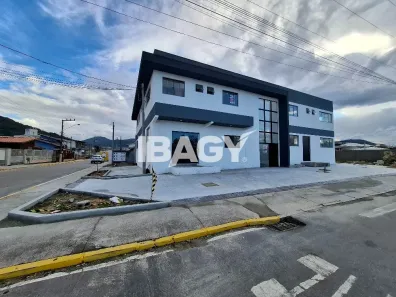 Prédio Comercial para alugar, 739m² no Rio Caveiras, Biguaçu