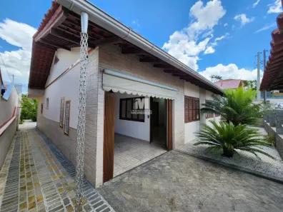Casa com 3 Quartos à venda, 180m² no Santa Terezinha, Brusque