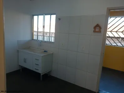 Casa com 1 Quarto para alugar, 35m² no Parque Ipê, São Paulo