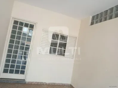 Casa com 3 Quartos à venda, 113m² no Saraiva, Uberlândia