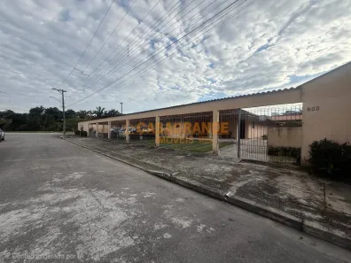Casa com 2 Quartos à venda, 80m² no Jardim Britânia, Caraguatatuba